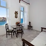 Pandora Apartmanhotel Hriszí Aktí Haniá
