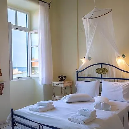 Pandora Aparthotel 3*
