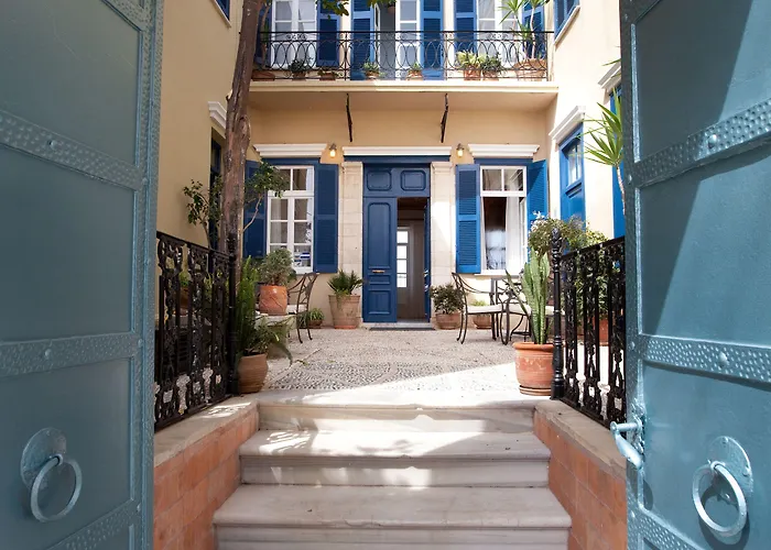 Pandora Aparthotel 4*