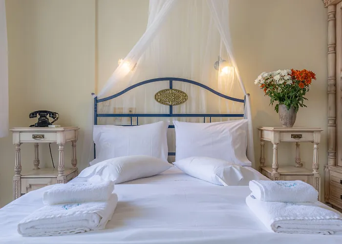 Pandora Aparthotel 4*